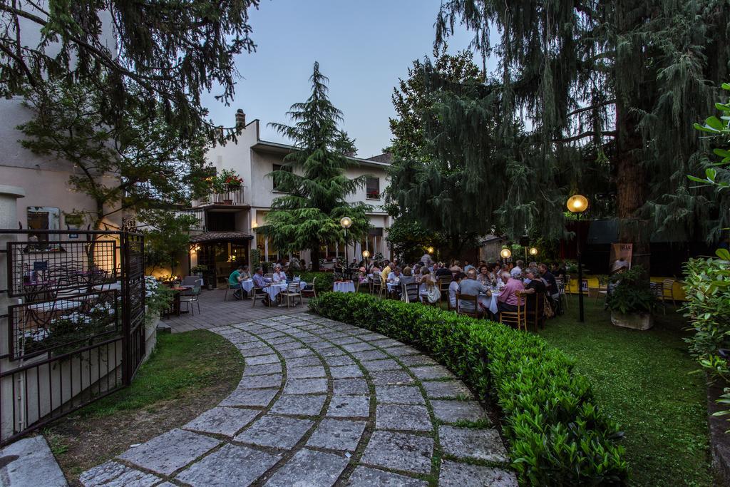 Albergo Locanda Cavallino Toscolano Maderno Dış mekan fotoğraf